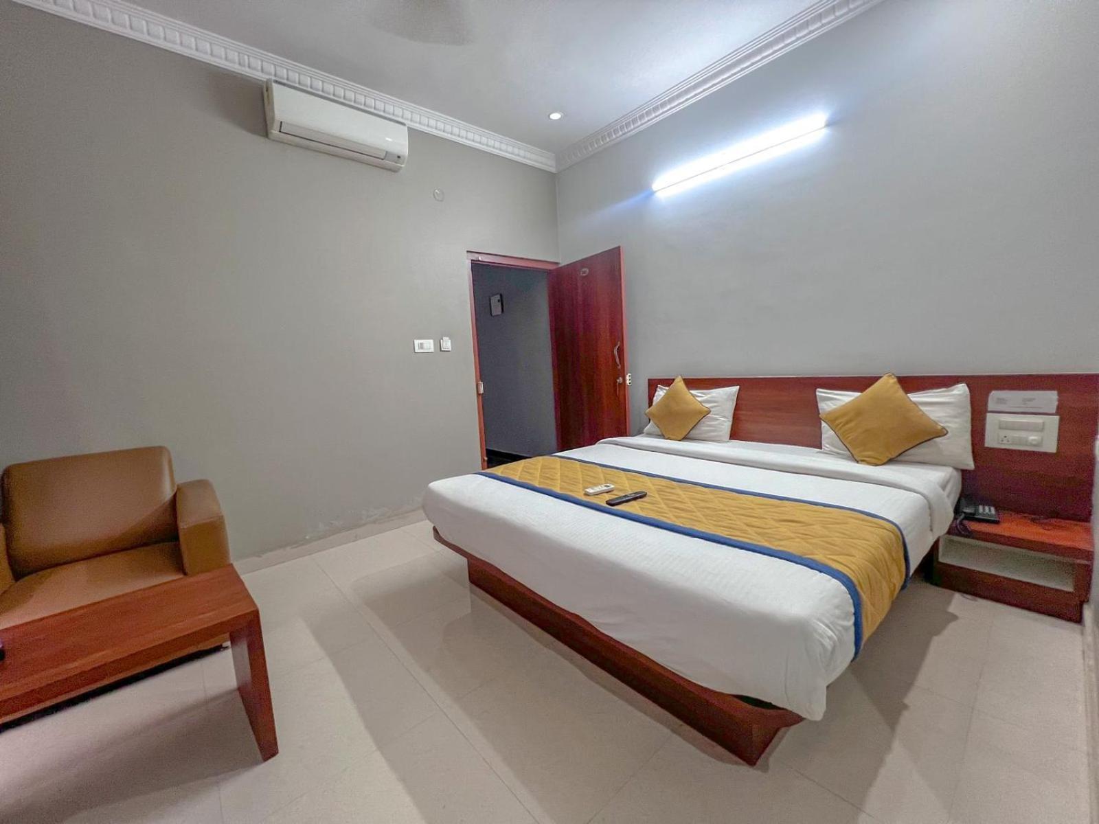 Hotel Gateway Suites Bangalore Airport Yelahanka Bagian luar foto
